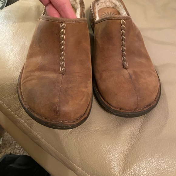 UGG slide on mules size 7, very comfortable shoes - Picture 6 of 7